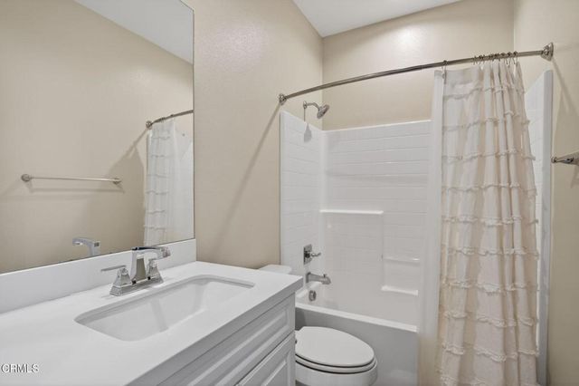 1952 Victoria Avenue, Oxnard, CA 93035