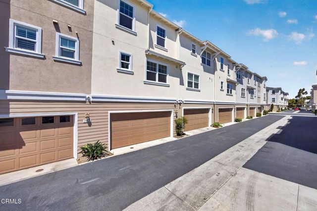 1952 Victoria Avenue, Oxnard, CA 93035