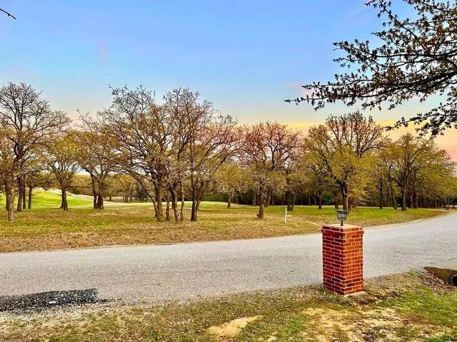107 Country Club Drive Drive, Nocona, TX 76255