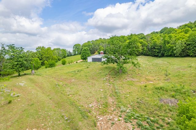 4187 Booker Farm Rd, Hampshire, TN 38461