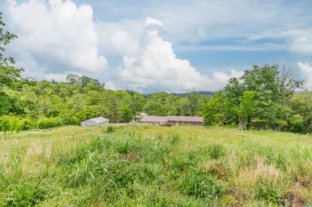 4187 Booker Farm Rd, Hampshire, TN 38461