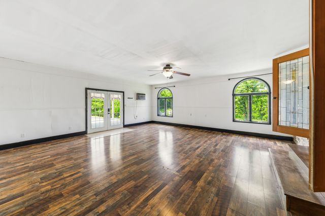 4187 Booker Farm Rd, Hampshire, TN 38461