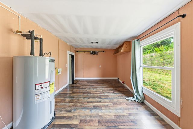 4187 Booker Farm Rd, Hampshire, TN 38461