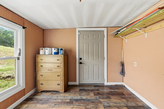 4187 Booker Farm Rd, Hampshire, TN 38461
