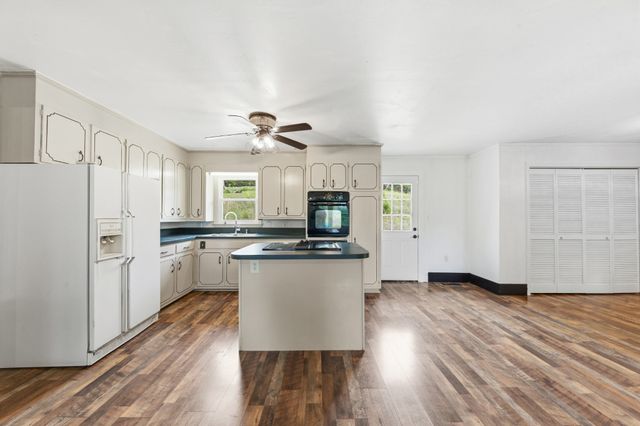 4187 Booker Farm Rd, Hampshire, TN 38461