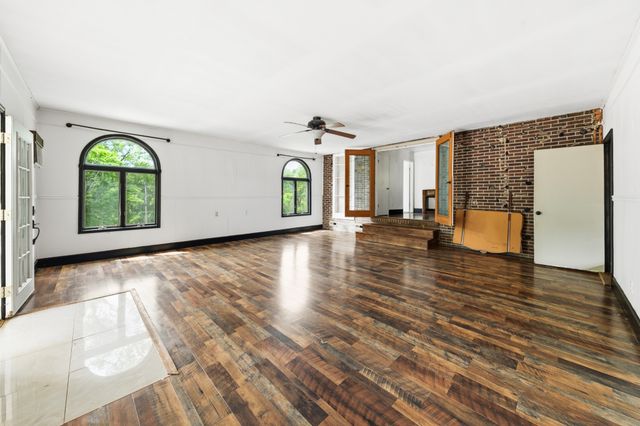4187 Booker Farm Rd, Hampshire, TN 38461