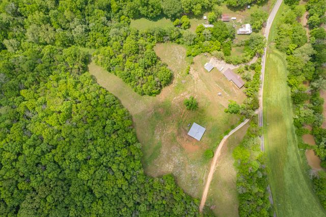 4187 Booker Farm Rd, Hampshire, TN 38461