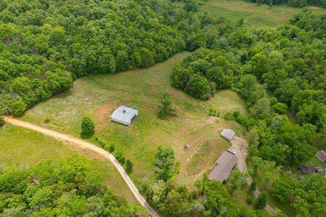 4187 Booker Farm Rd, Hampshire, TN 38461