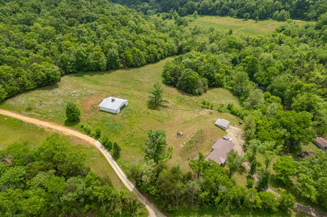 4187 Booker Farm Rd, Hampshire, TN 38461