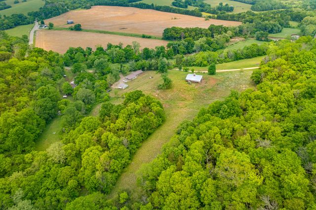 4187 Booker Farm Rd, Hampshire, TN 38461