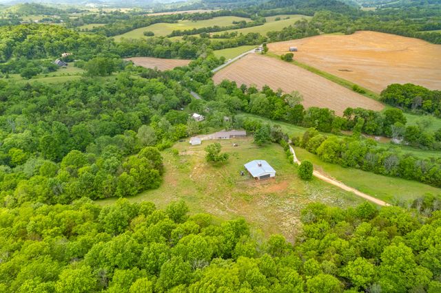4187 Booker Farm Rd, Hampshire, TN 38461