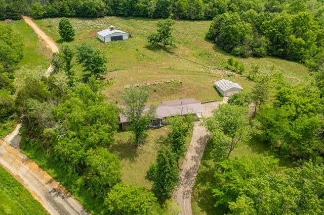 4187 Booker Farm Rd, Hampshire, TN 38461