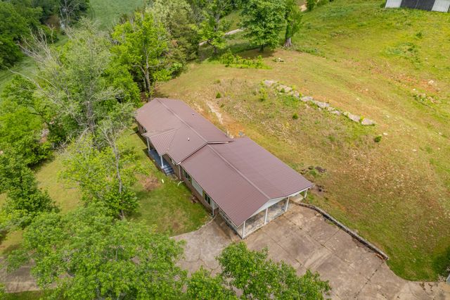 4187 Booker Farm Rd, Hampshire, TN 38461