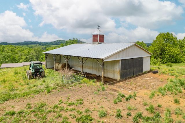 4187 Booker Farm Rd, Hampshire, TN 38461