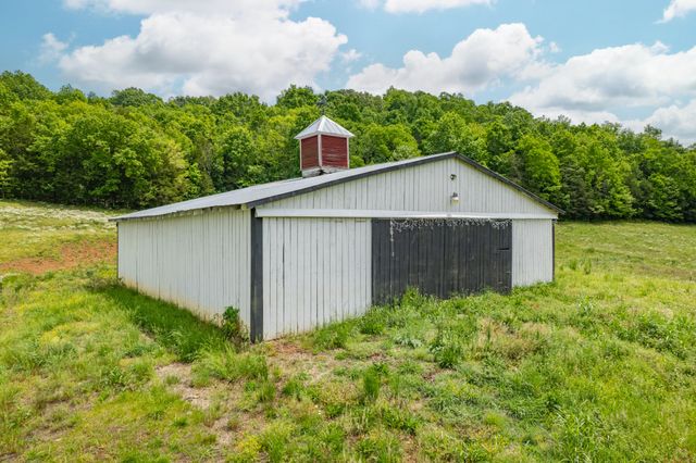 4187 Booker Farm Rd, Hampshire, TN 38461