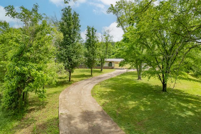 4187 Booker Farm Rd, Hampshire, TN 38461