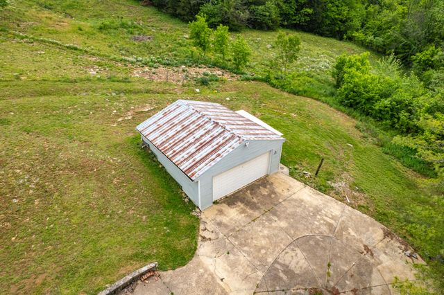 4187 Booker Farm Rd, Hampshire, TN 38461