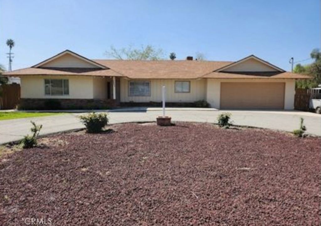 2043 E Oakland, Hemet, CA 92544