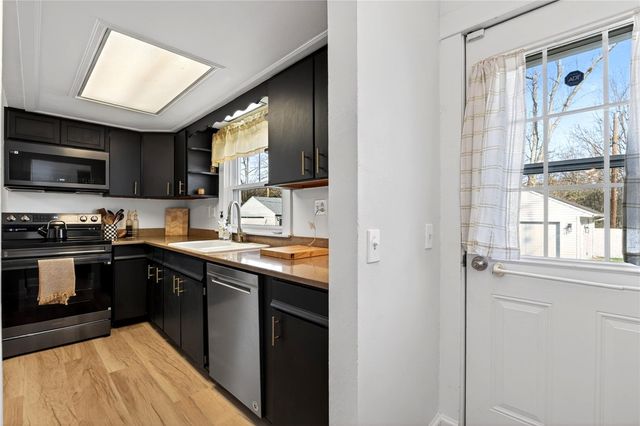 111 W Greenview Drive, Dayton, OH 45415