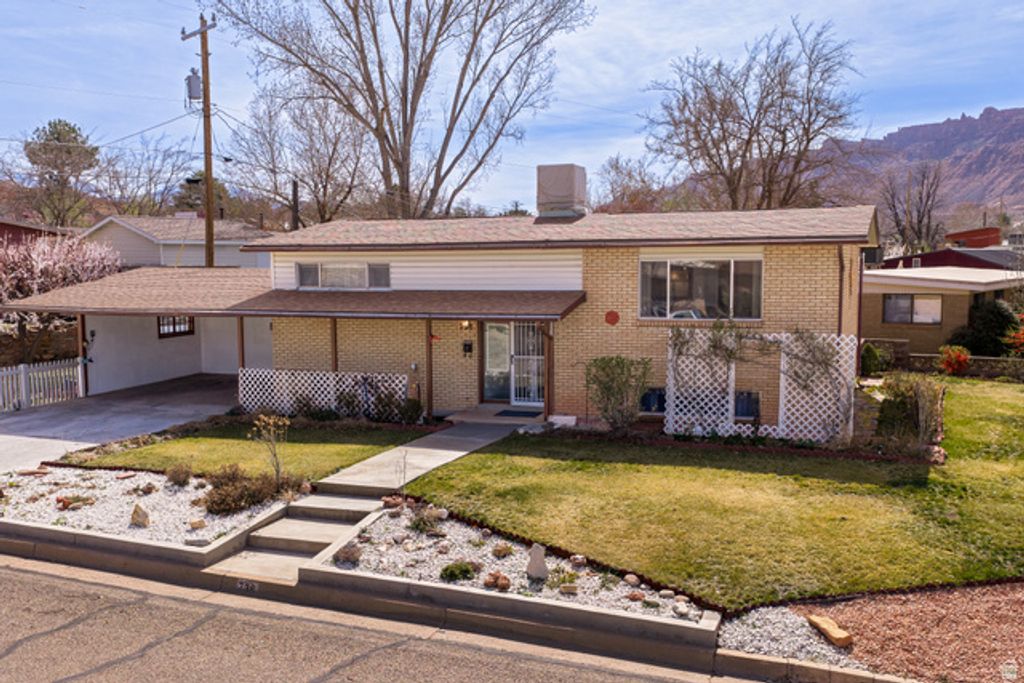 738 LOCUST LN, Moab, UT 84532