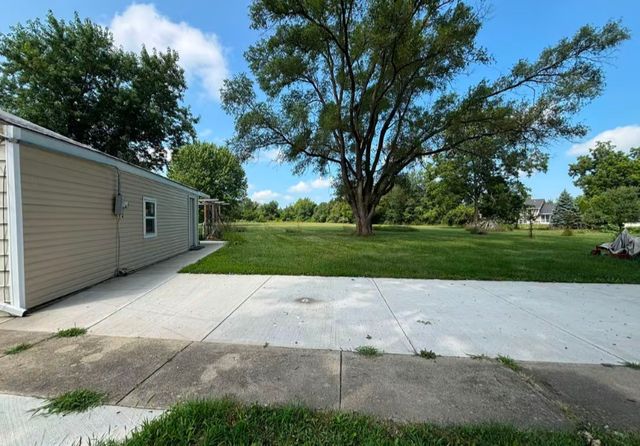 800 Lavern Avenue, Machesney Park, IL 61115