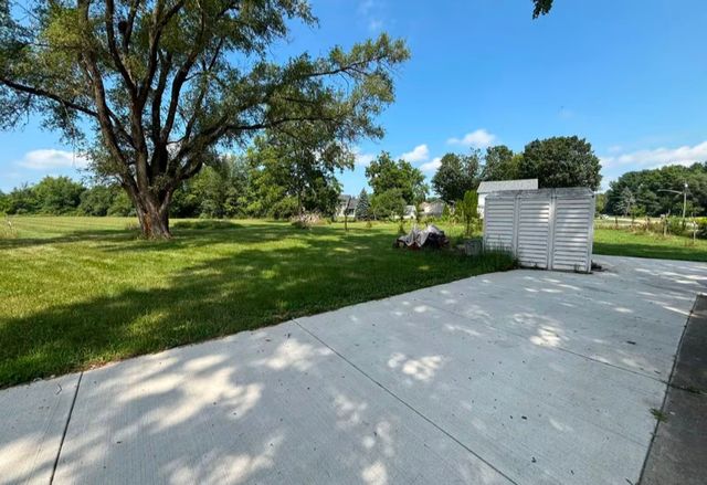 800 Lavern Avenue, Machesney Park, IL 61115