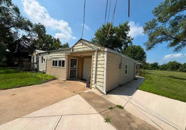 800 Lavern Avenue, Machesney Park, IL 61115