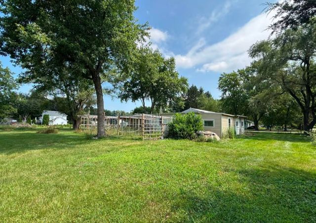 800 Lavern Avenue, Machesney Park, IL 61115