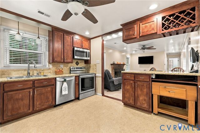 12113 Chesmount Dr, Chesterfield, VA 23832