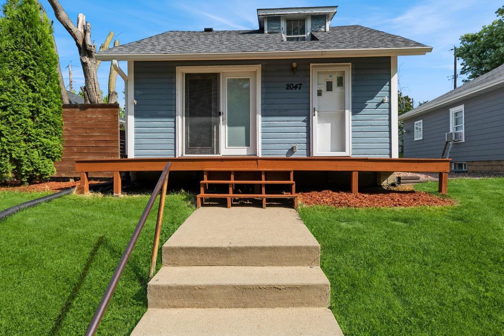 2047 Nokomis Avenue, Saint Paul, MN 55119