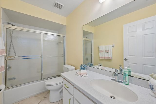 1041 CAPRI ISLES BOULEVARD 209, Venice, FL 34292