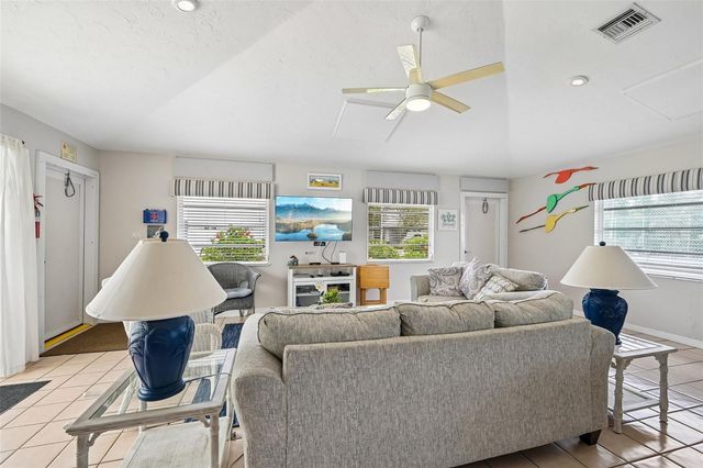 1041 CAPRI ISLES BOULEVARD 209, Venice, FL 34292