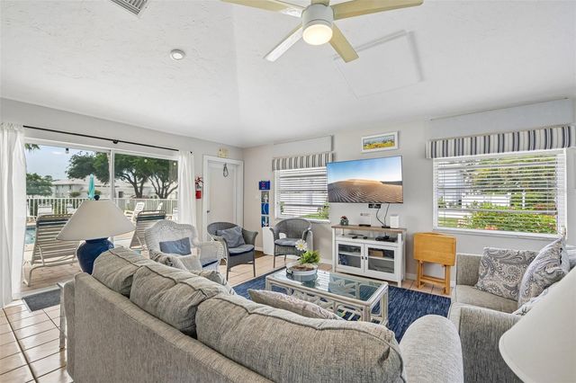 1041 CAPRI ISLES BOULEVARD 209, Venice, FL 34292