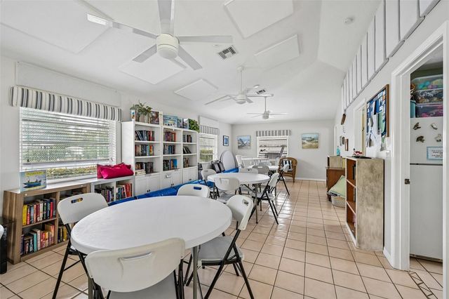 1041 CAPRI ISLES BOULEVARD 209, Venice, FL 34292