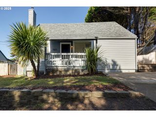 1523 Ne 12TH St, Lincoln City, OR 97367