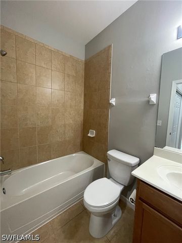 3702 Pino Vista WAY 3, Estero, FL 33928