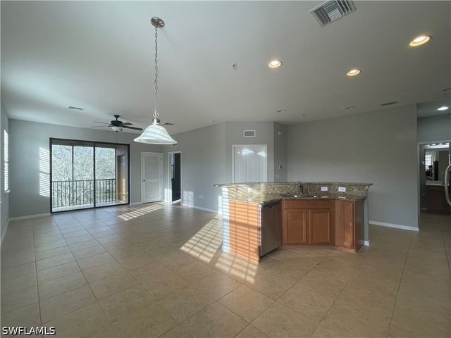 3702 Pino Vista WAY 3, Estero, FL 33928