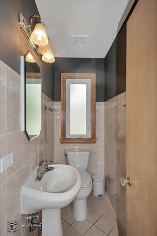 10118 S Turner Avenue, Evergreen Park, IL 60805