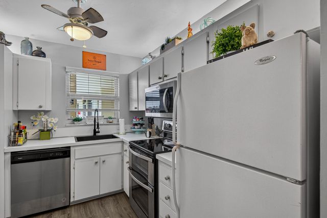 804 SE 7th Street SE 401, Deerfield Beach, FL 33441