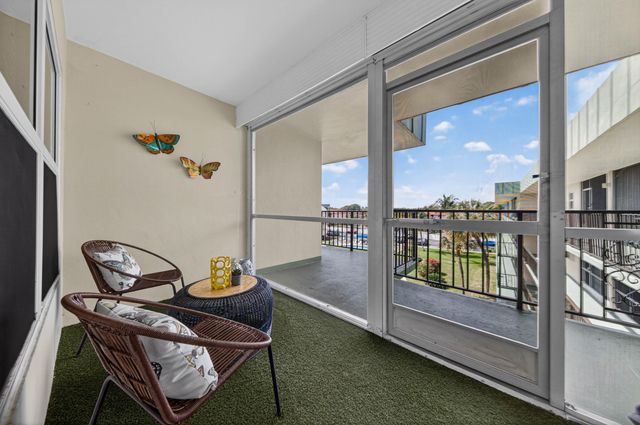 804 SE 7th Street SE 401, Deerfield Beach, FL 33441