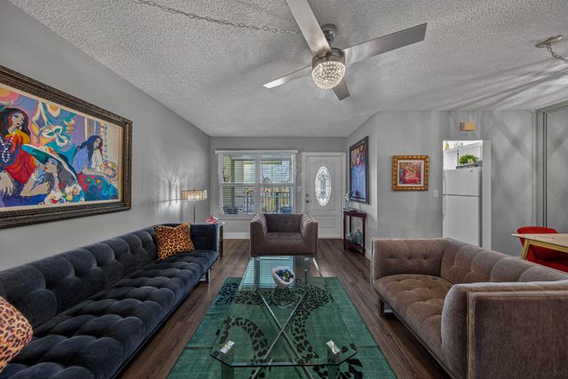 804 SE 7th Street SE 401, Deerfield Beach, FL 33441