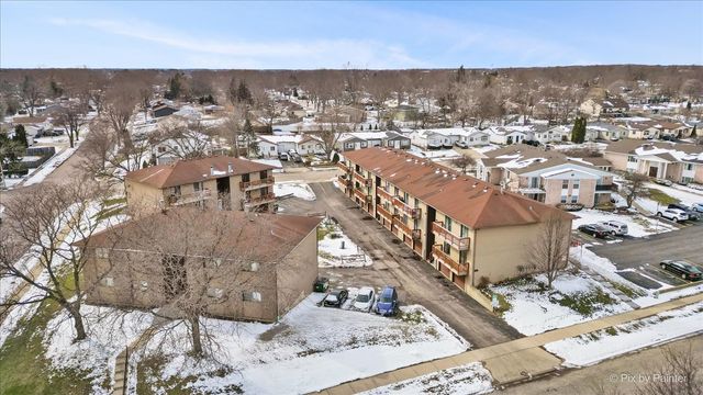 565 DEAN Drive F, South Elgin, IL 60177