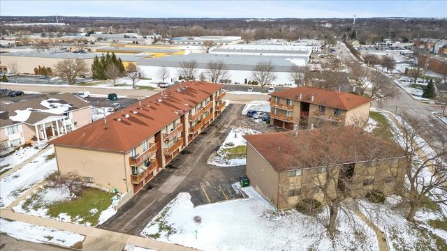 565 DEAN Drive F, South Elgin, IL 60177