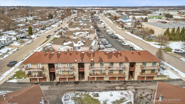 565 DEAN Drive F, South Elgin, IL 60177