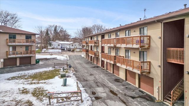 565 DEAN Drive F, South Elgin, IL 60177