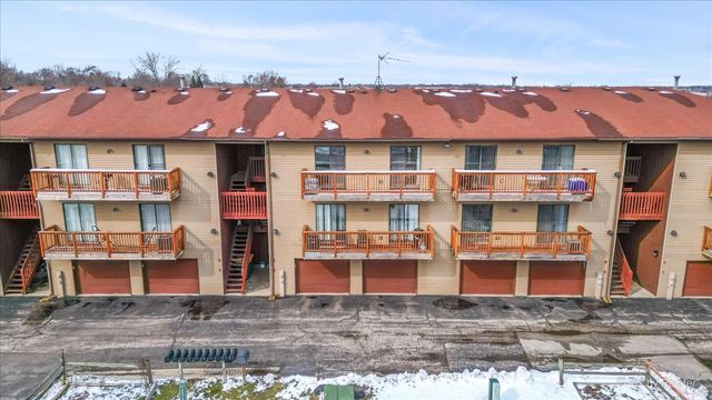 565 DEAN Drive F, South Elgin, IL 60177