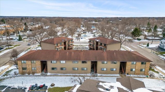 565 DEAN Drive F, South Elgin, IL 60177