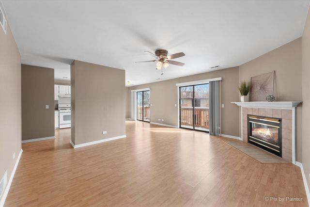 565 DEAN Drive F, South Elgin, IL 60177