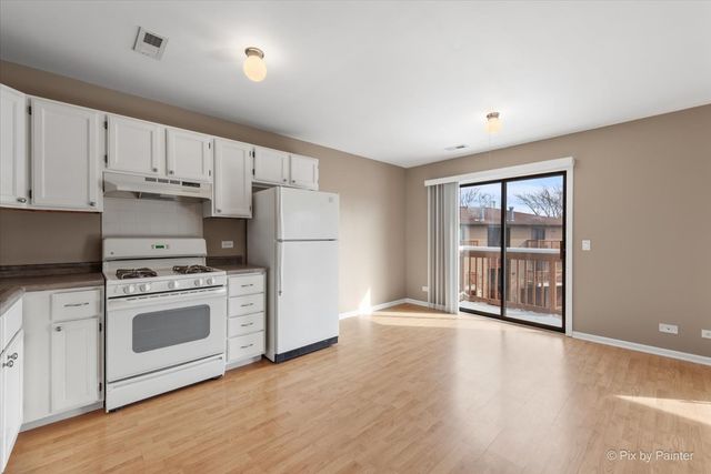 565 DEAN Drive F, South Elgin, IL 60177