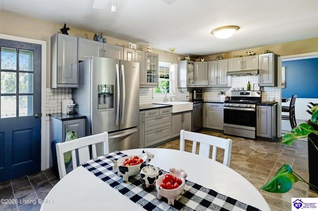 202 Cedarview Drive, Shepherdsville, KY 40165